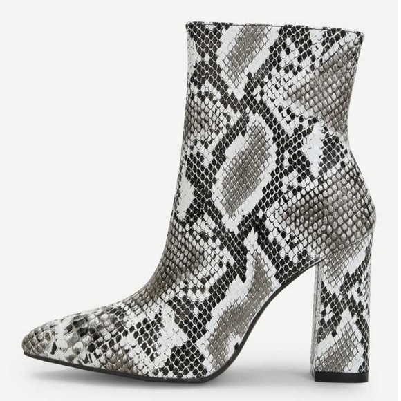 SHEIN Shoes - Snakeskin Side Zipper Boots
